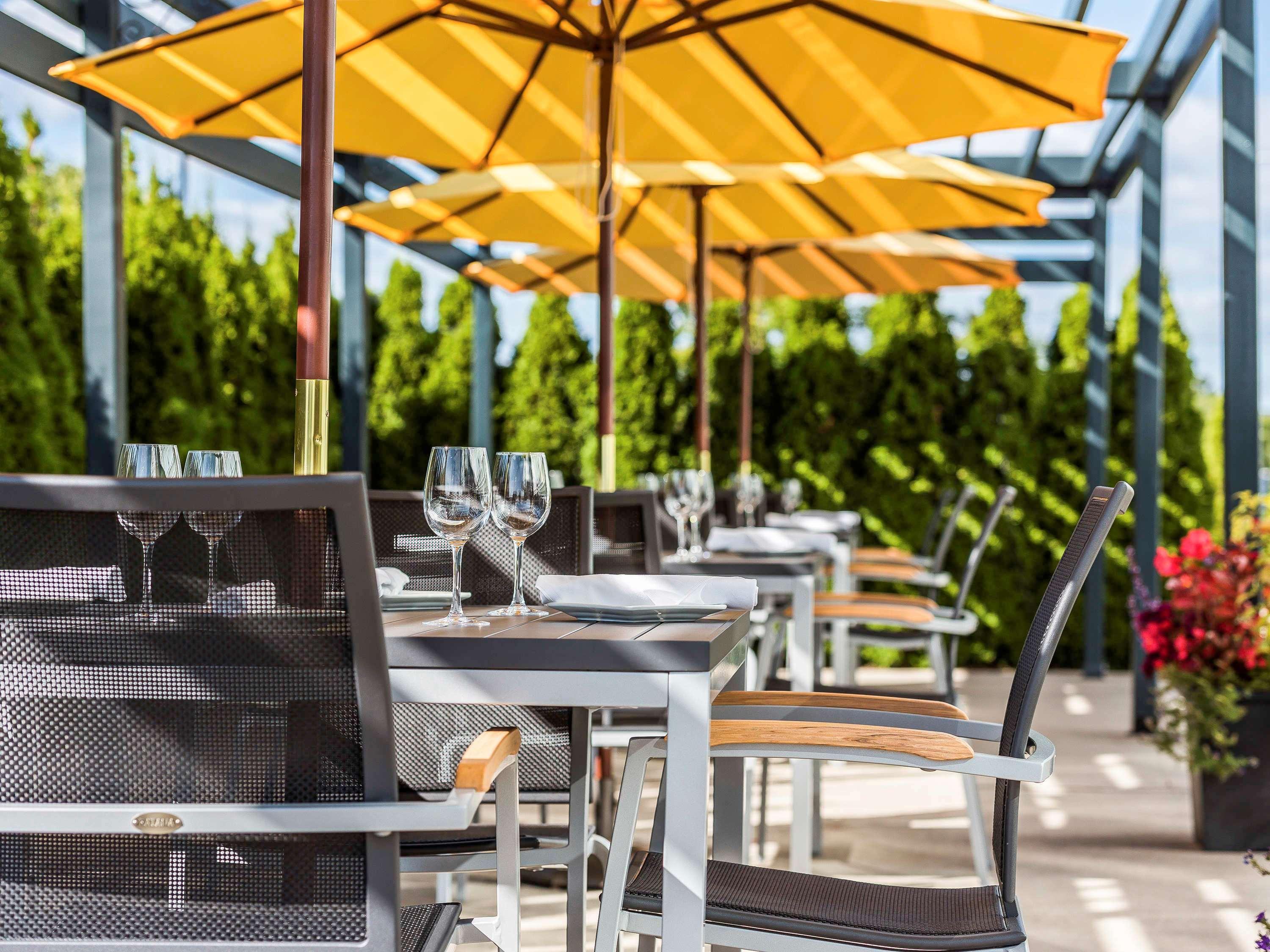 Novotel Montreal Aeroport Dorval Bagian luar foto