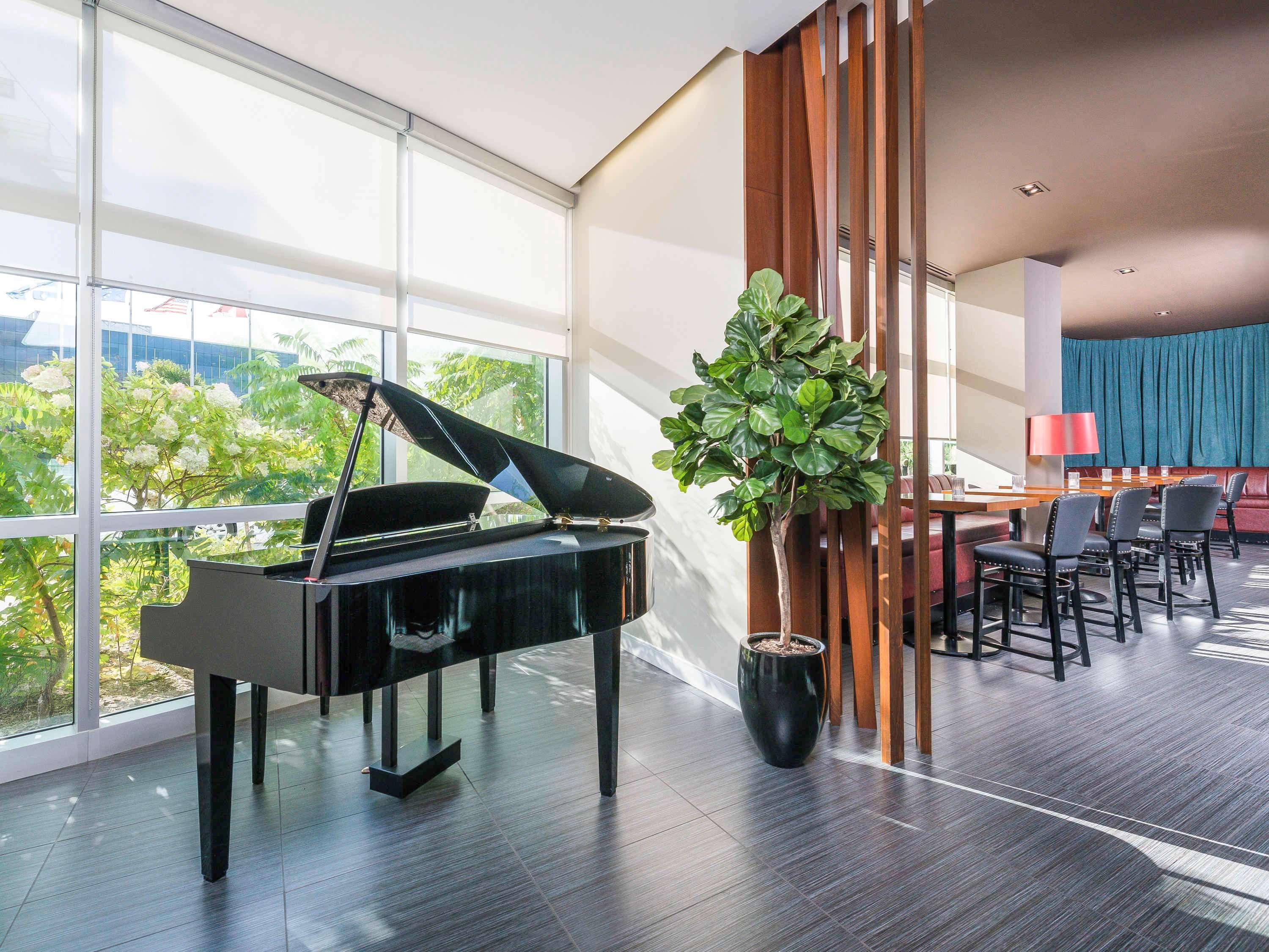 Novotel Montreal Aeroport Dorval Bagian luar foto