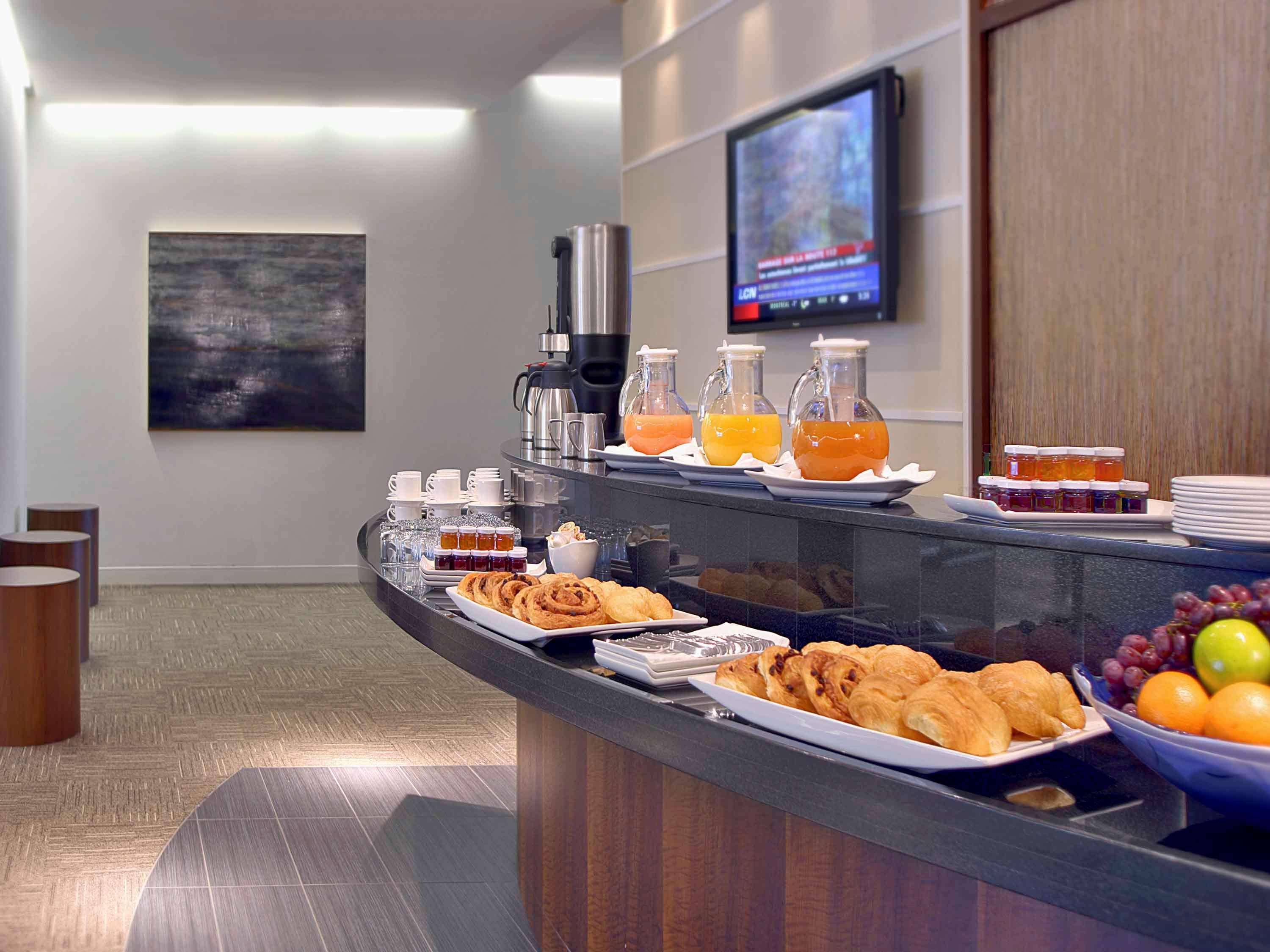 Novotel Montreal Aeroport Dorval Bagian luar foto