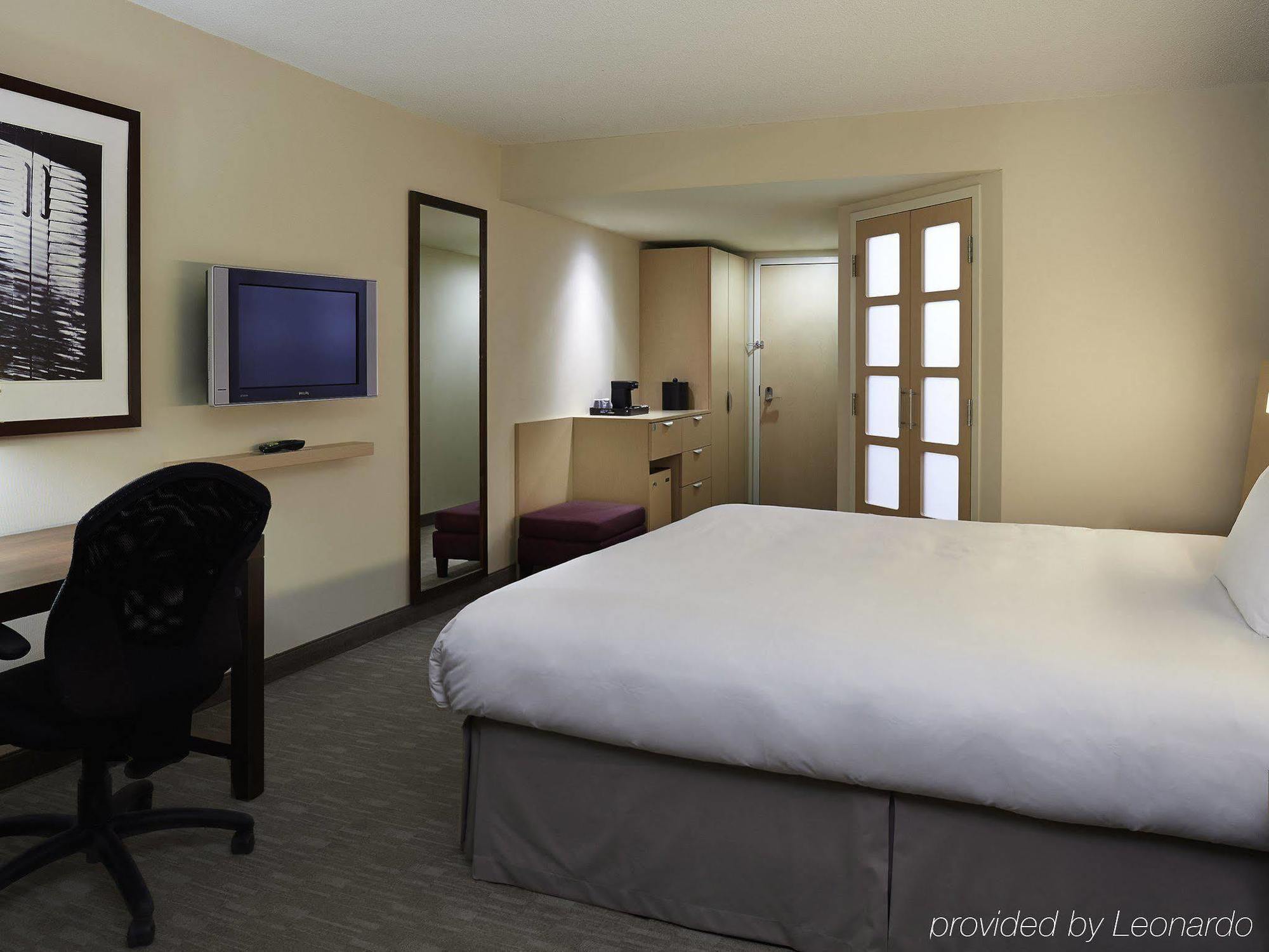 Novotel Montreal Aeroport Dorval Bagian luar foto