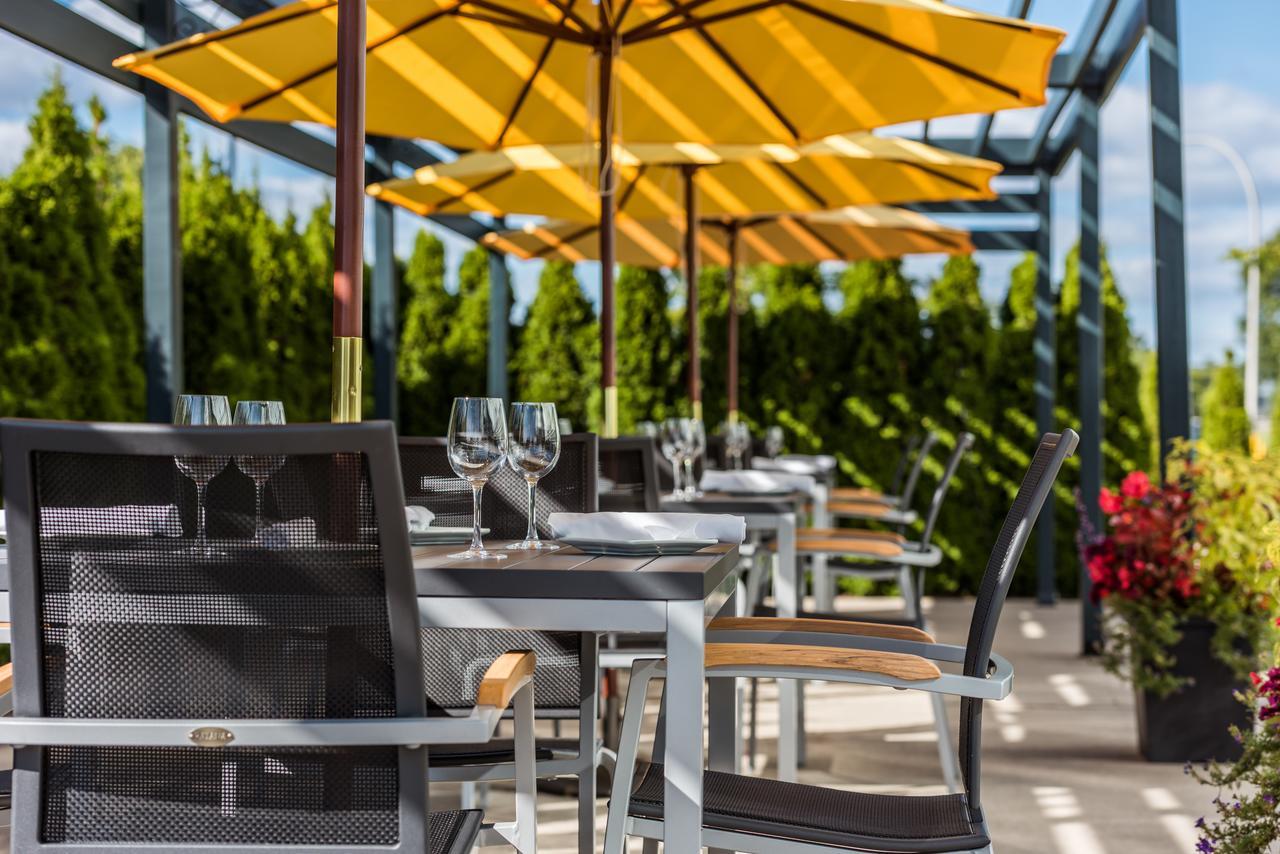 Novotel Montreal Aeroport Dorval Bagian luar foto