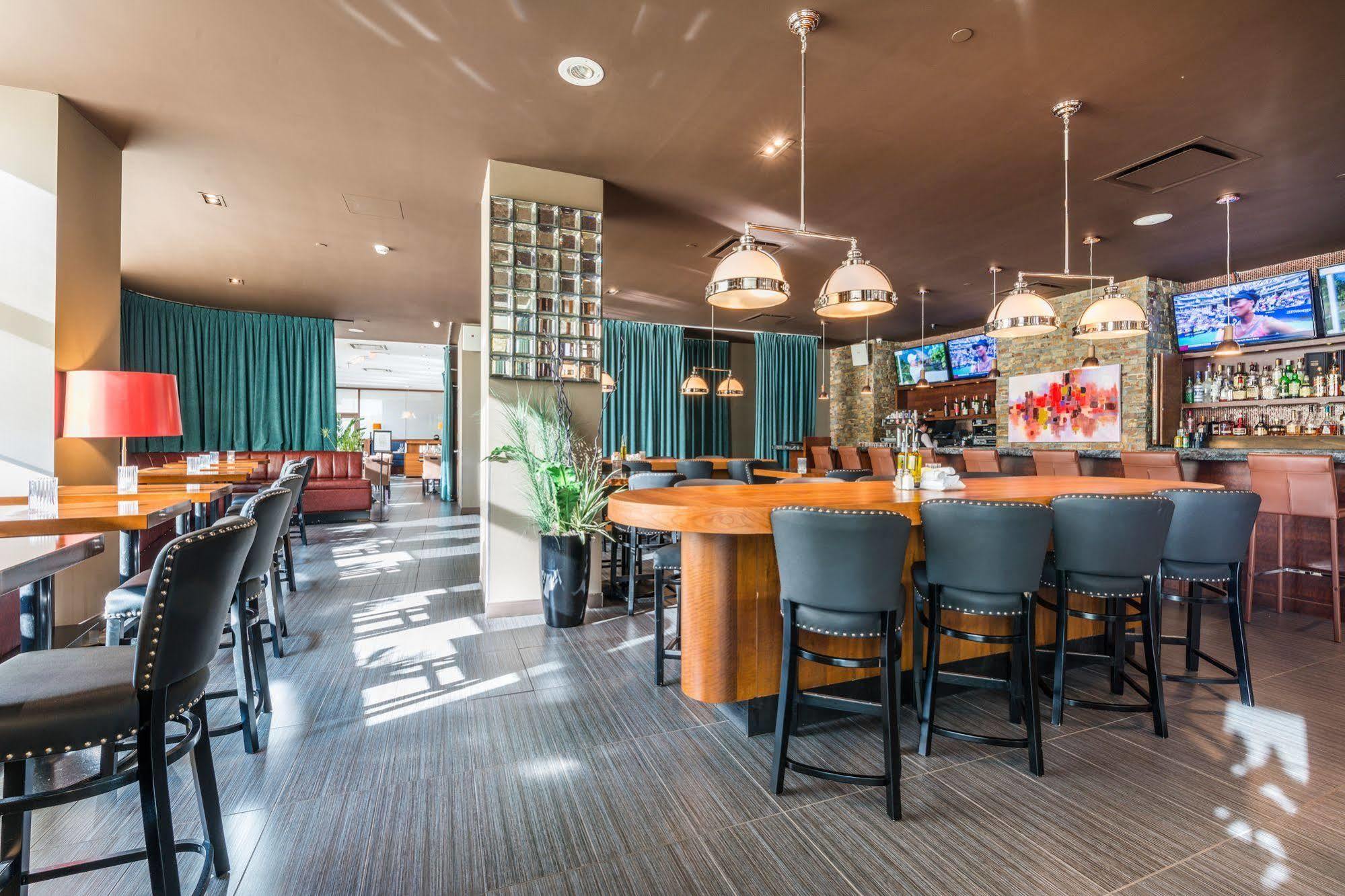 Novotel Montreal Aeroport Dorval Bagian luar foto