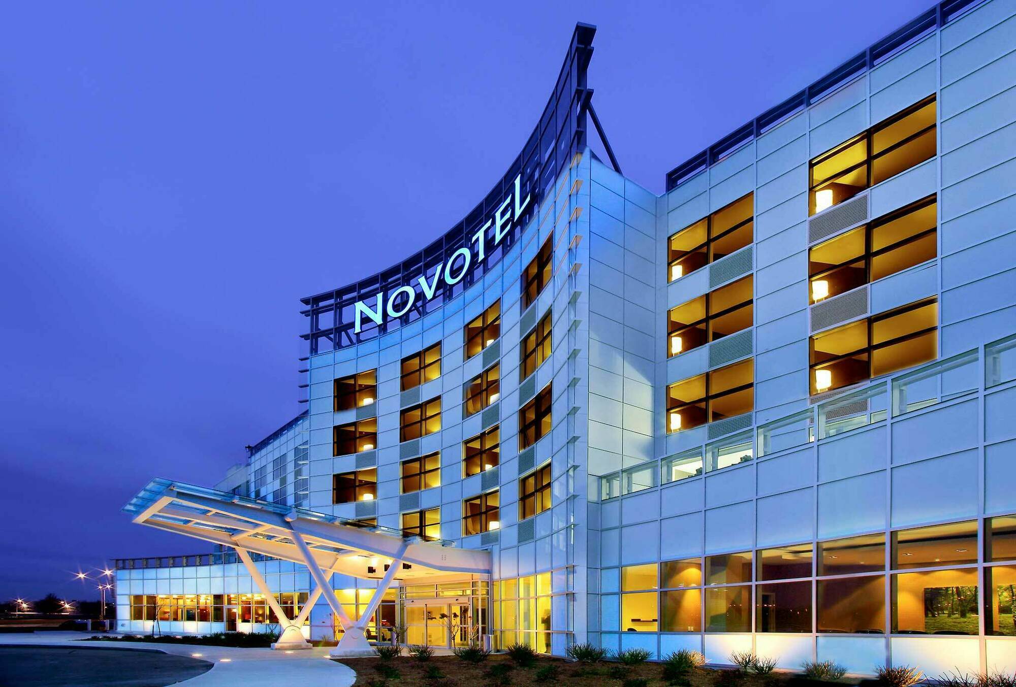 Novotel Montreal Aeroport Dorval Bagian luar foto